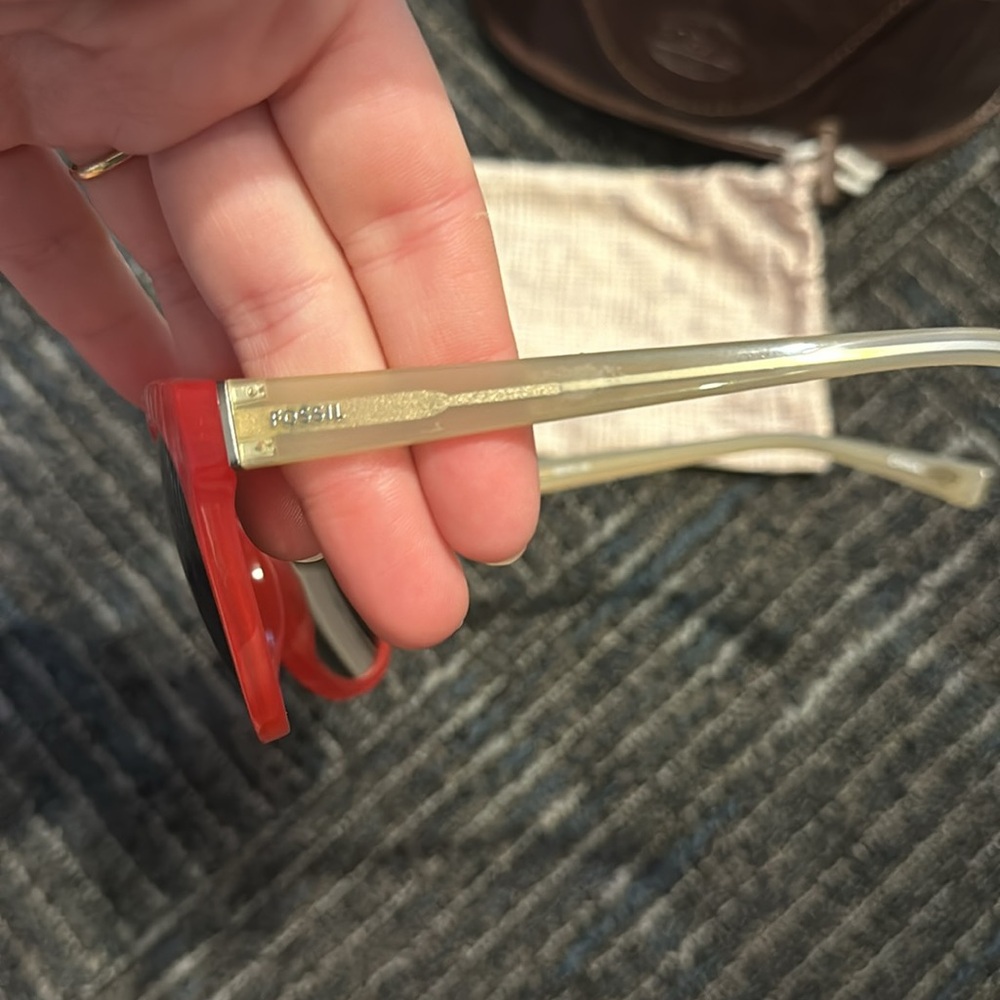 VINTAGE FOSSIL SUNGLASSES - Picture 3 of 3